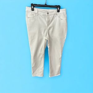Chico’s So Slimming Girlfriend Slim Leg Crop Jeans